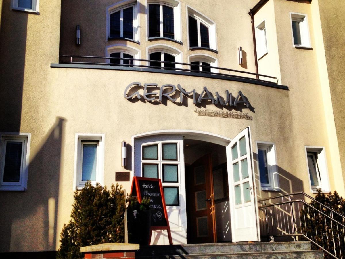 Germania Hotel Am Schlosspark Meyenburg  Екстер'єр фото