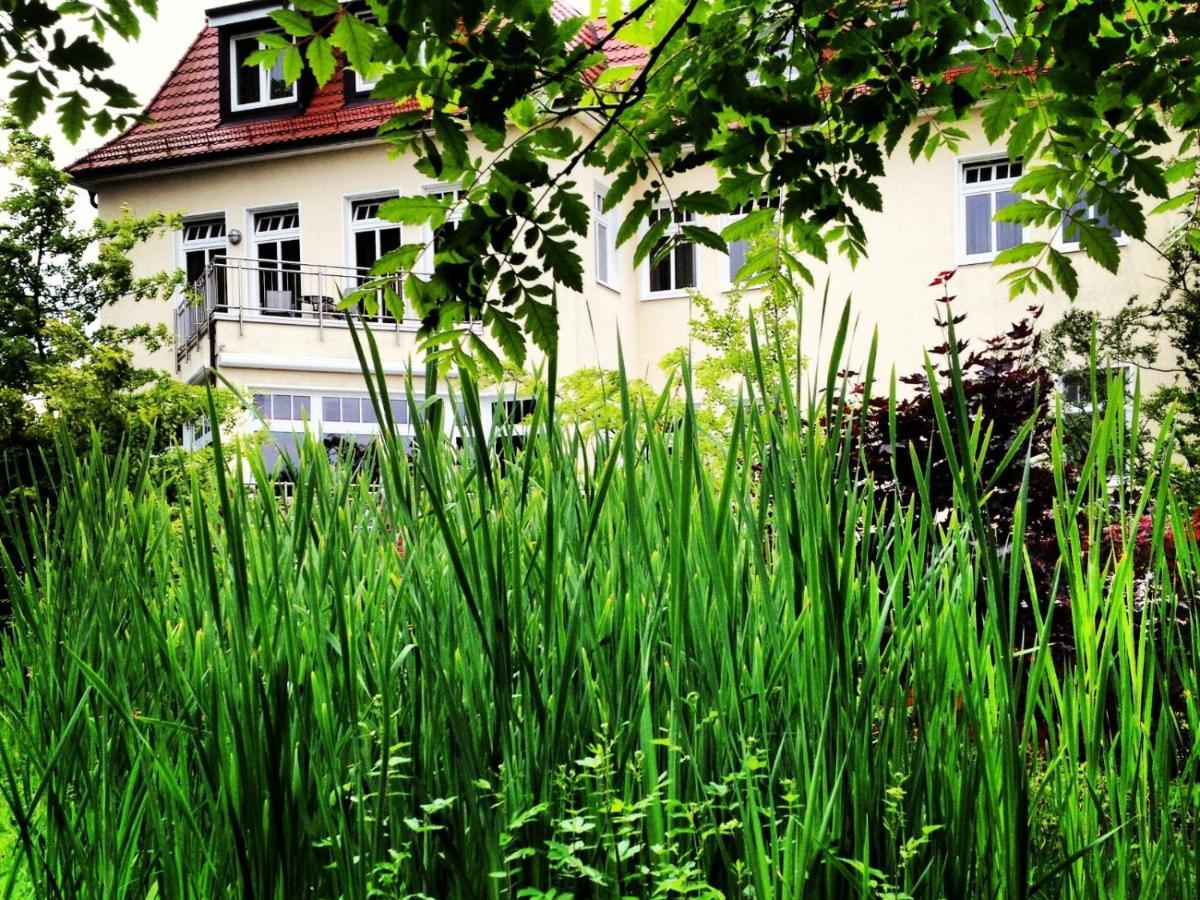 Germania Hotel Am Schlosspark Meyenburg  Екстер'єр фото